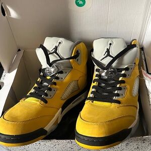 Jordan 5 Men's Sneakers in Yellow and Black